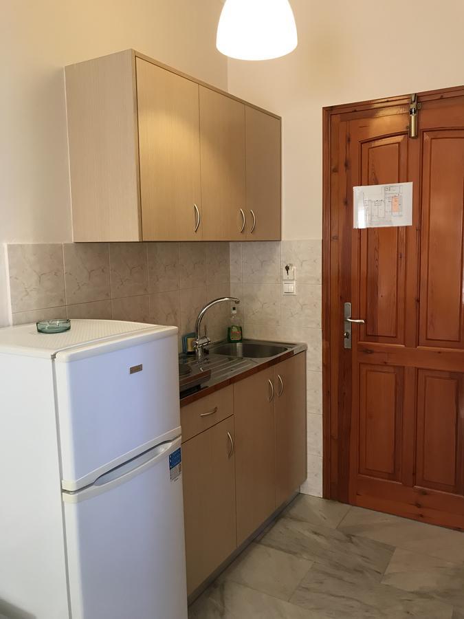 Irene Studios - Beachfront Парос Екстериор снимка